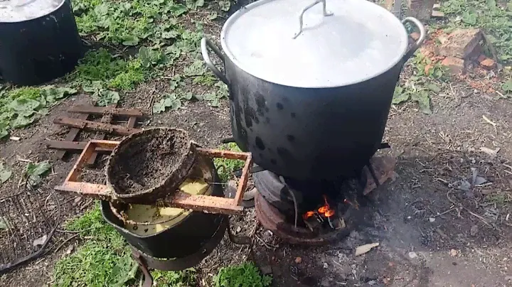 Самая лучшая воскотопка. Самый простой способ добычи воска. Выход 99%. ДЕДОВСКИЙ МЕТОД ВОСКОТОПКИ