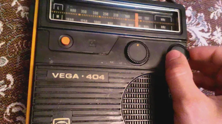 Радиоприеник VEGA 404  1986 г.в. , прием в Москве, MW диапазон